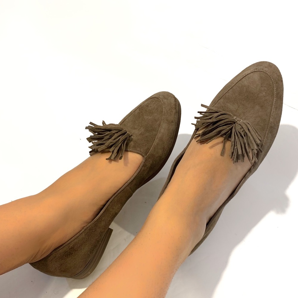 ANNE KLEIN Taupe Suede Darcy Tassel Loafers 11